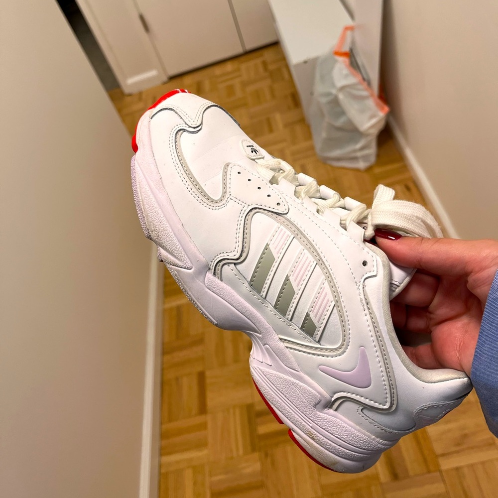 Adidas Sneakers